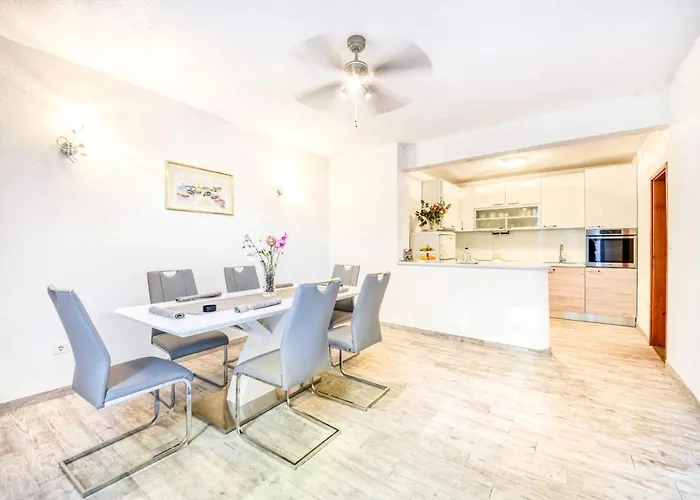 Apartman By The Sea Povlja, Brac - 716 Povlja (Brac)